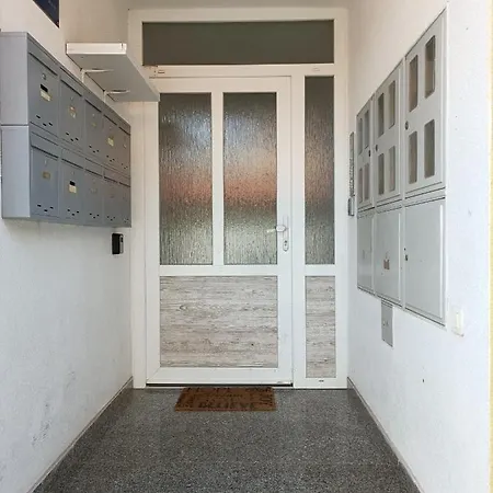 Luka דירה